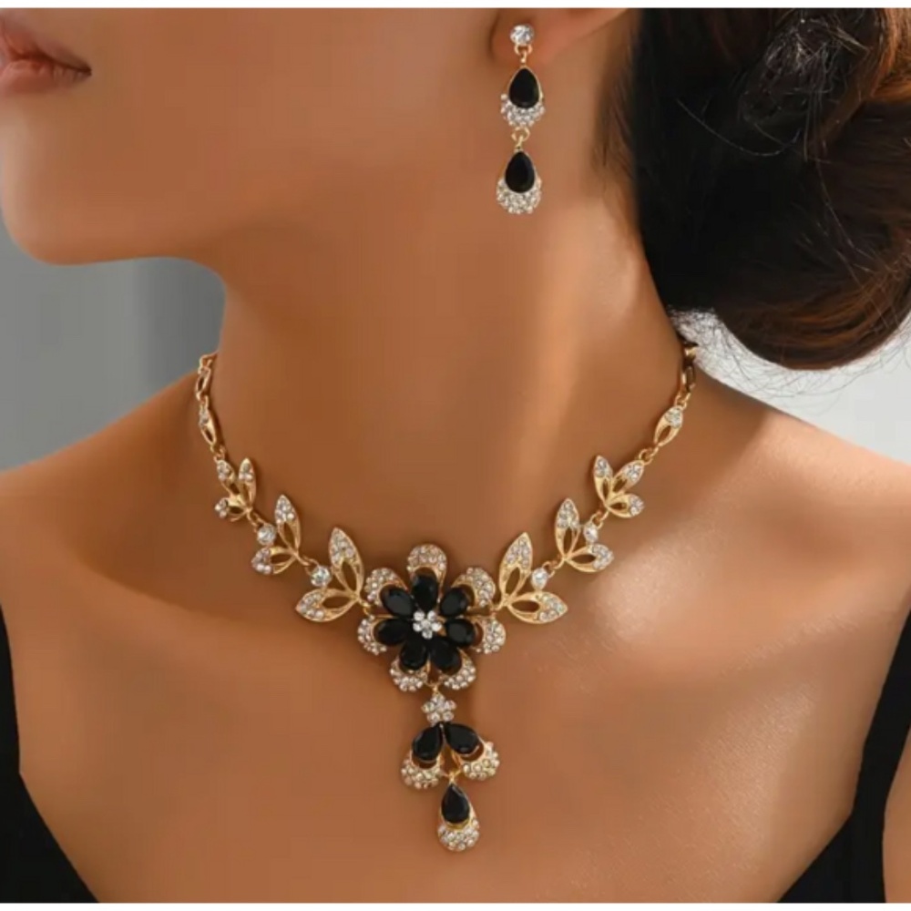 Necklace & Earrings Set W/ Blue-Gold colors & Crystals - An Elegant NWT Combo